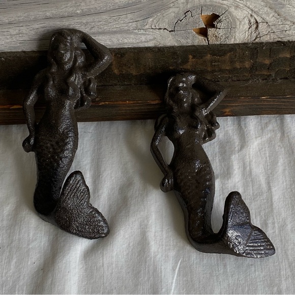 Distressed Mermaid Hook Cast Iron - Picture 3 of 7